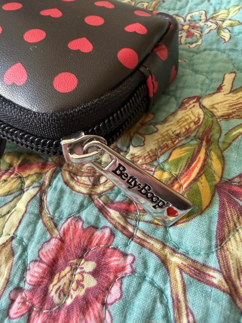 Betty Boop Black Crossbody by Fleischer Studios - Picture 5 of 5